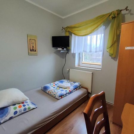 Bed and Breakfast Stajnia Pod Debem à Starachowice Extérieur photo