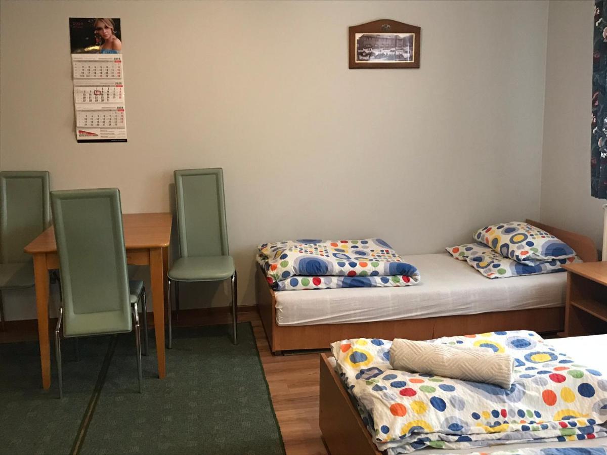 Bed and Breakfast Stajnia Pod Debem à Starachowice Extérieur photo