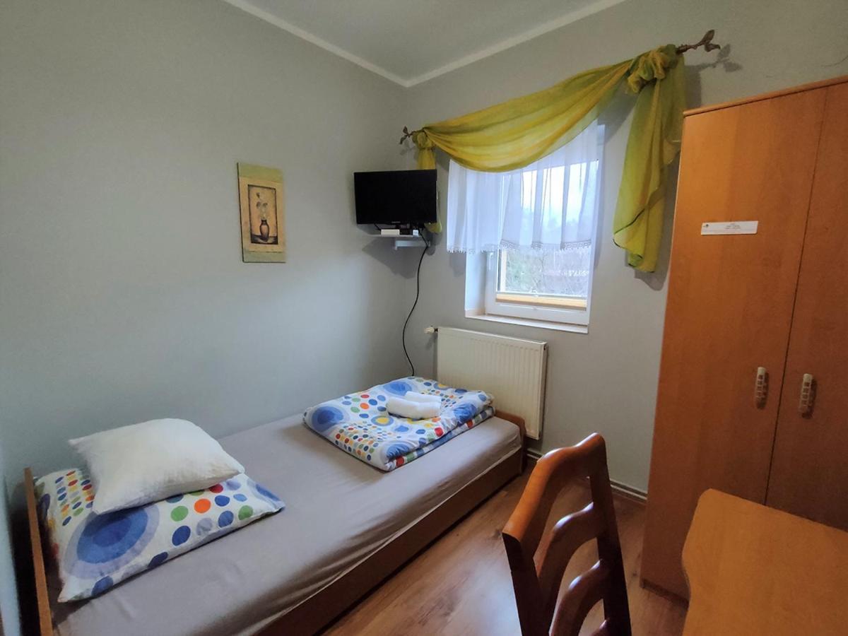 Bed and Breakfast Stajnia Pod Debem à Starachowice Extérieur photo