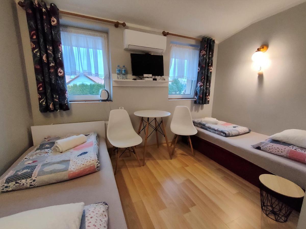 Bed and Breakfast Stajnia Pod Debem à Starachowice Extérieur photo